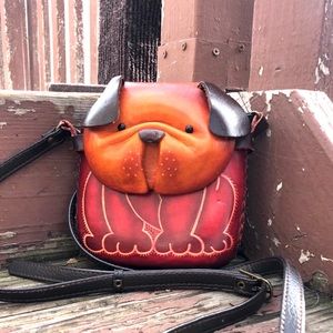 Bulldog crossbody leather bag. Handcrafted